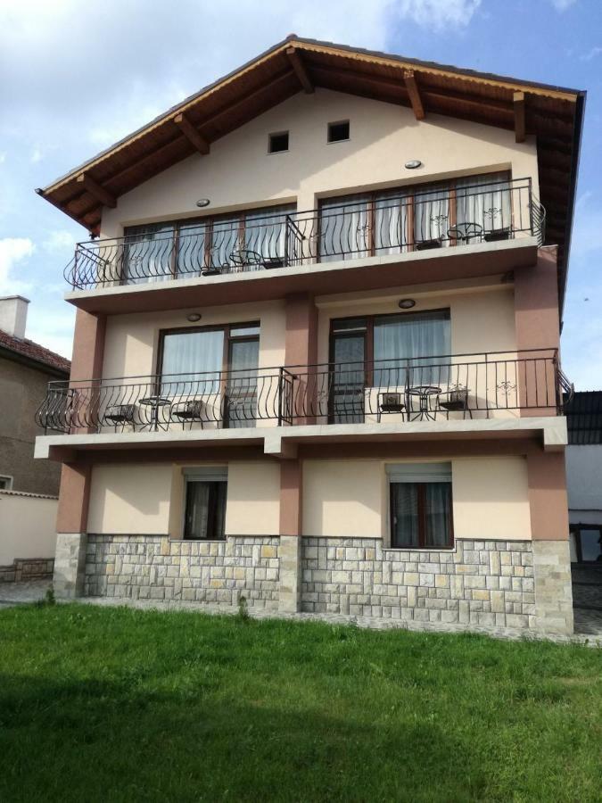 Hotel Къща Генчеви Sarnitsa Esterno foto