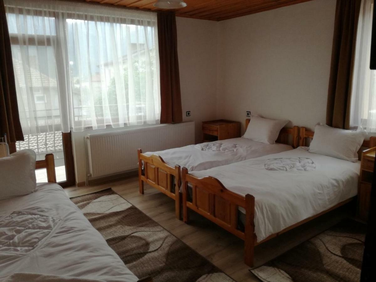 Hotel Къща Генчеви Sarnitsa Esterno foto